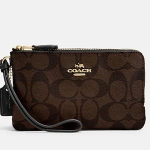 Double Corner Zip Wristlet In Signature Canvas